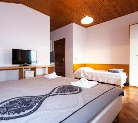 Studio Apartment Pakostane * Pakoštane