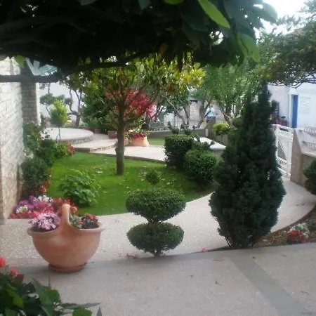 Studio Apartment Pakostane Διαμέρισμα *